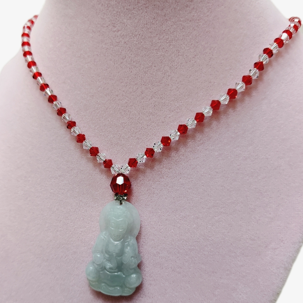 Vintage Carved Green Jadeite Gaunyin Pendant Necklace Red Clear Crystal Beads - Picture 3 of 14